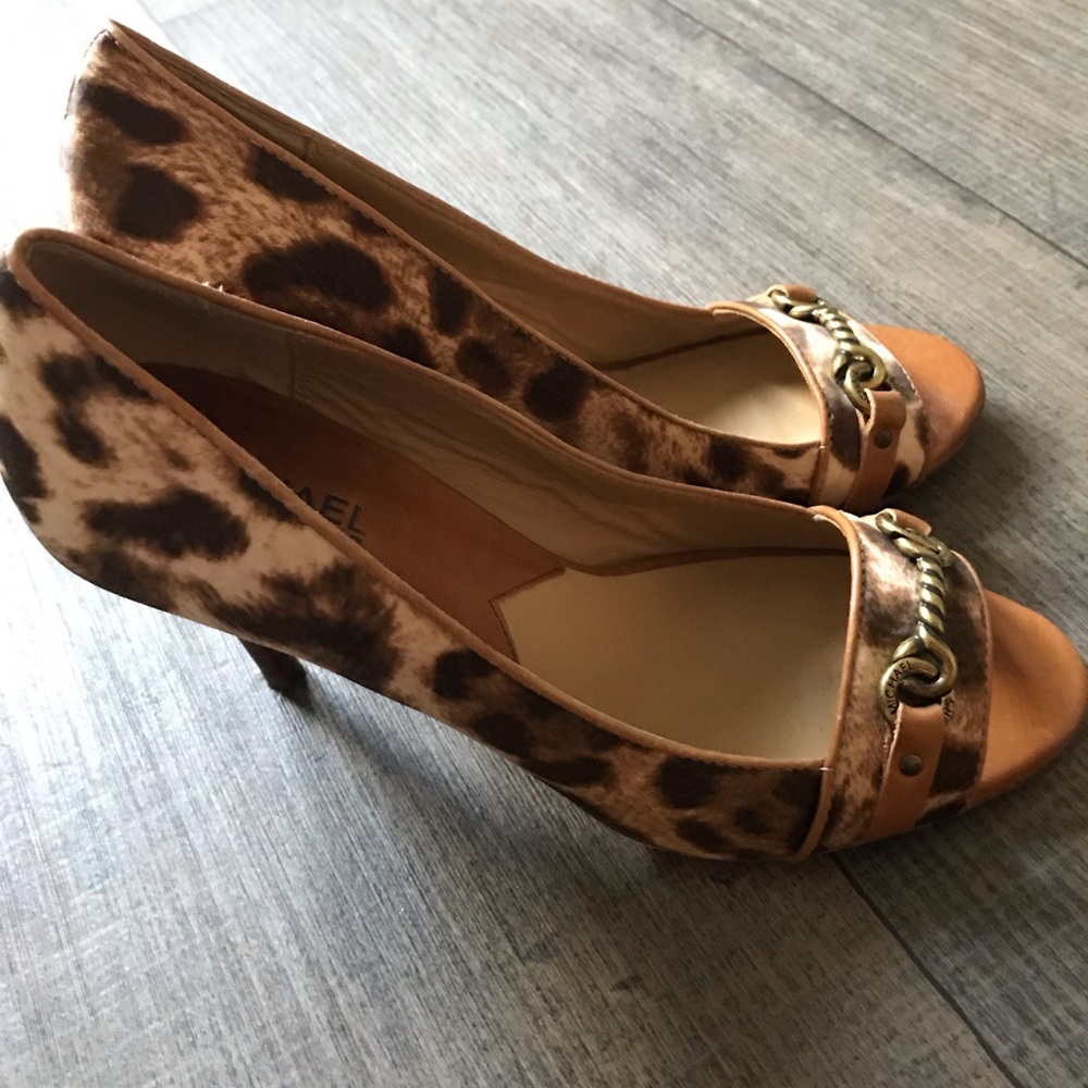 Micheal Kors cheetah heels